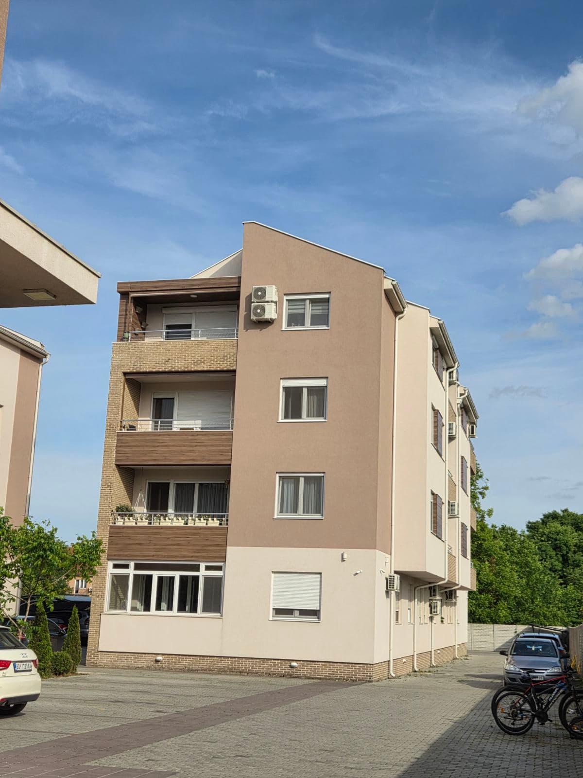 Kneza Mihaila 28 i 28a, Naš prvi stambeno-poslovni projekat